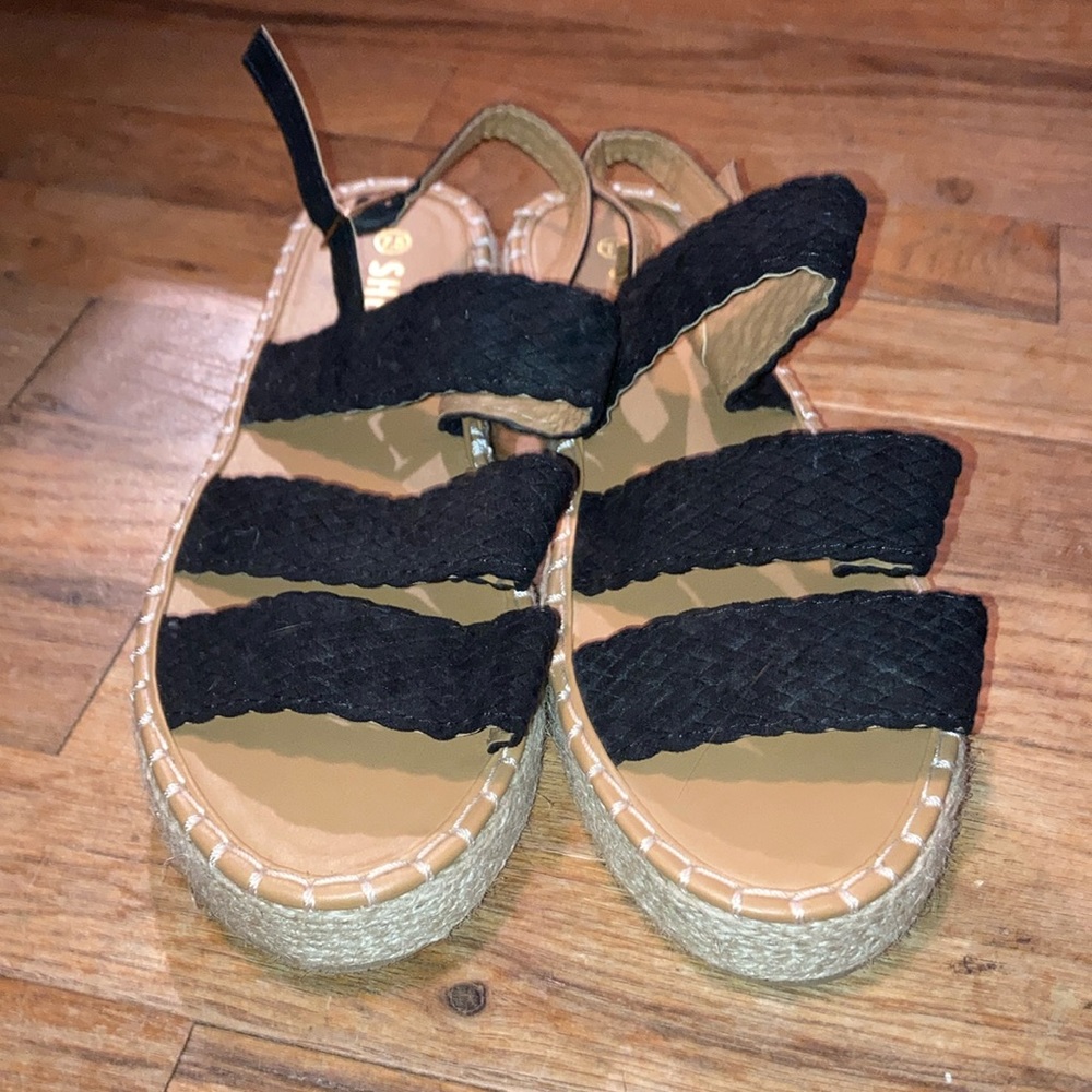 black strap sandals